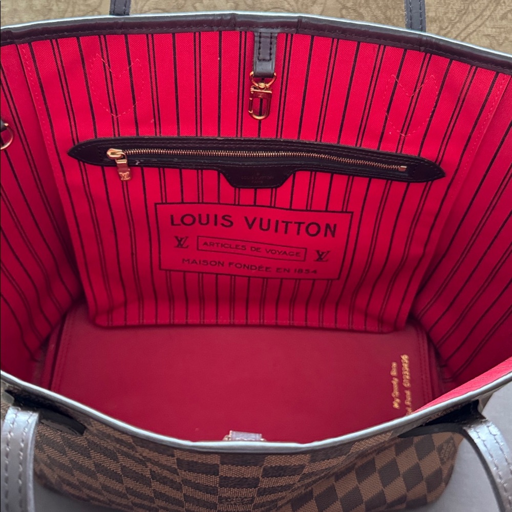 Louis Vuitton Neverfull Tote with Matching Wristlet - Picture 5 of 16